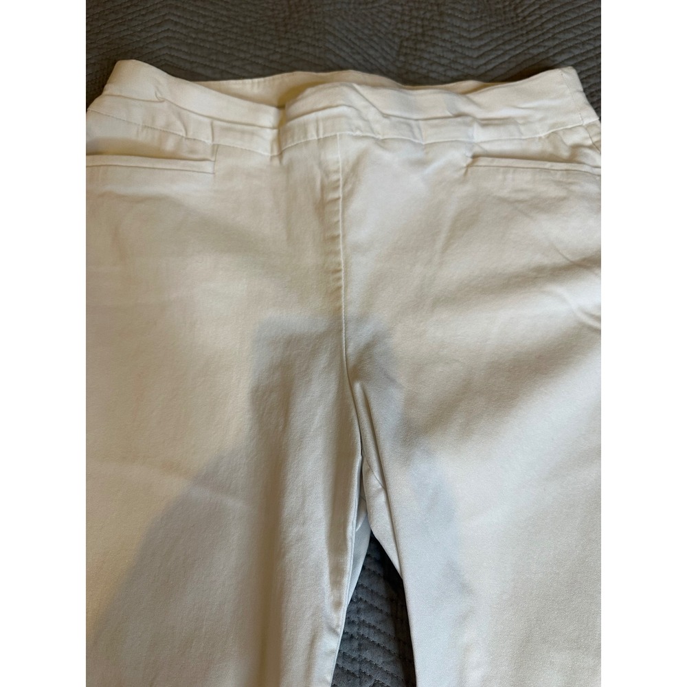 Chicos White Pull On Ankle Pants Straight Leg Side Vent Size 0.5 US 6 - Picture 2 of 10